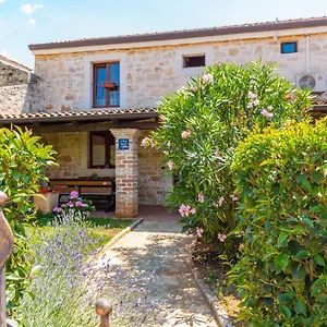 https://casa-ghedda.in-istria.net